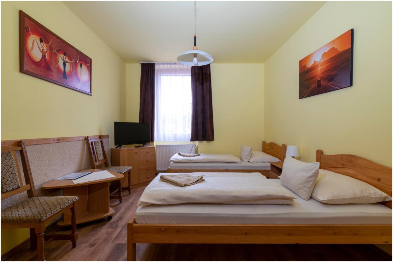 Szelkakas Fogado Es Etterem Bed & Breakfast Batonyterenye Exterior photo